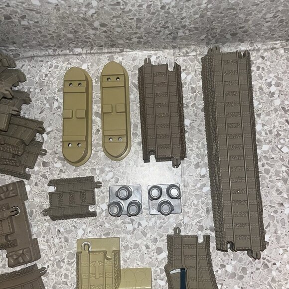 Thomas and Friends Beige Tan Track 2006 & 2009 HiT Mattel Gullane 35 + Pcs - Picture 4 of 11